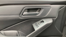 Nissan Qashqai 1.3 DiG-T MH N-Connecta [Glass Roof] 5dr Petrol Hatchback